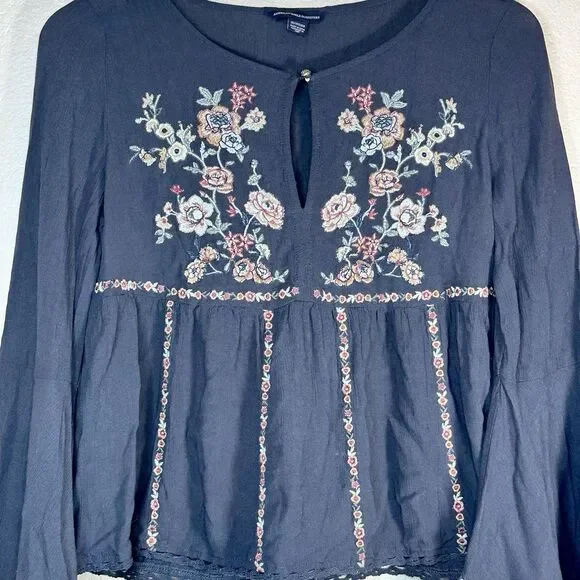 American Eagle XS Navy Embroidered Peasant Top Boho Bell Floral Bell Sleeve - Picture 3 of 6
